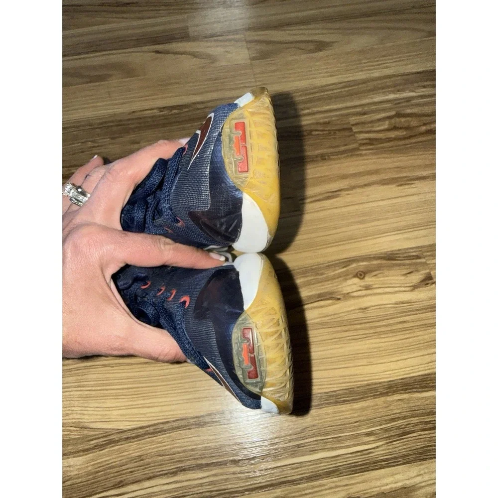 Nike LeBron 13 USA Shoes Size‎ 2Y 2 Kids Youth Boys Red White Blue